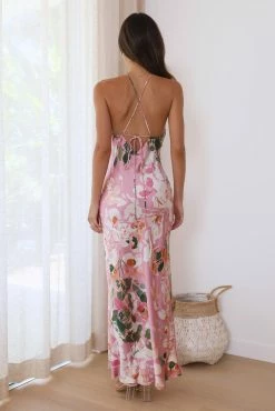 Feeling Moody Maxi Dress Pink -Hello Molly Shop 0L4A3460 1677026382 3f4195f6 94a8 434f b39e c6daabebeac7