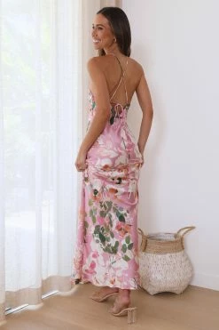Feeling Moody Maxi Dress Pink -Hello Molly Shop 0L4A3465 1677026382 d287731a b7f3 4e15 8be1 dae9e430f124
