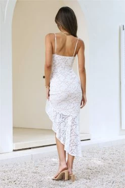 Lace On Her Midi Dress White -Hello Molly Shop 0L4A8227 1670468062 f8603771 c6de 45e6 9a83 abc8a8edf92d