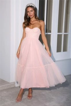 Royal Treasure Tulle Maxi Dress Pink -Hello Molly Shop 0L4A9528 1682670100 56a93c71 b4eb 4e2b af41 d4c365c9b27b