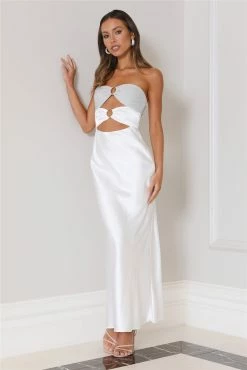 Glam Vibes Maxi Dress White -Hello Molly Shop 0L4A9845 1672896859