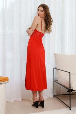 Go For The Crown Midi Dress Red -Hello Molly Shop 1W4A6505 1 1660791255