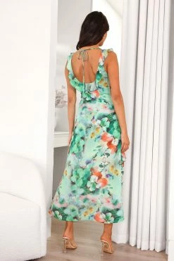 Late Style Maxi Dress Green -Hello Molly Shop 1W4A6863 1 1 1697616174 a0932476 ee14 49f7 b62e ddee302798d6