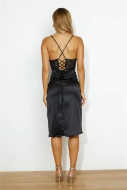 Showing Her Off Midi Dress Black 16 Showing Her Off Midi Dress Black -Hello Molly Shop 221110HM 1537 1670207407