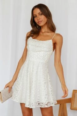Dynamic Lover Dress White -Hello Molly Shop A03I6770 1637898831 0c5c1b6f 79aa 419f aae8 f6a68fe8231f