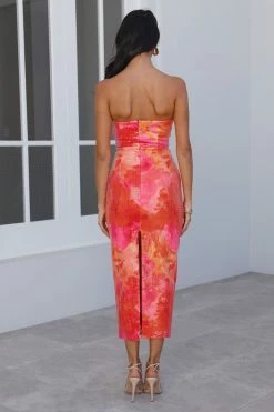 RUNAWAY Oralie Midi Dress Orange Floral 17 RUNAWAY Oralie Midi Dress Orange Floral -Hello Molly Shop L4A0869 1689315941 8a572020 c83c 4233 b24a 52c6deda2cec