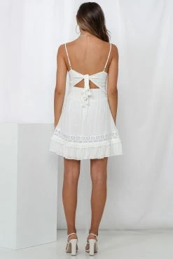 Shady Ladies Dress White -Hello Molly Shop hm 201001 00731 a41af0b6 7d00 4b9e 9819 d0d727e6e9d6